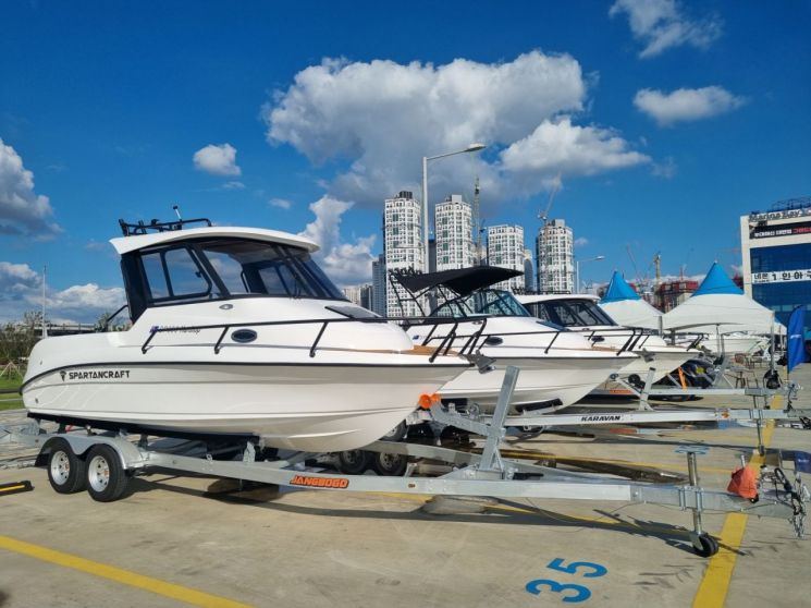 17~19일 '경기국제보트쇼 해상전시회'가 열리는 시흥 거북섬 마리나 육상주정장 전경. 시흥시 제공