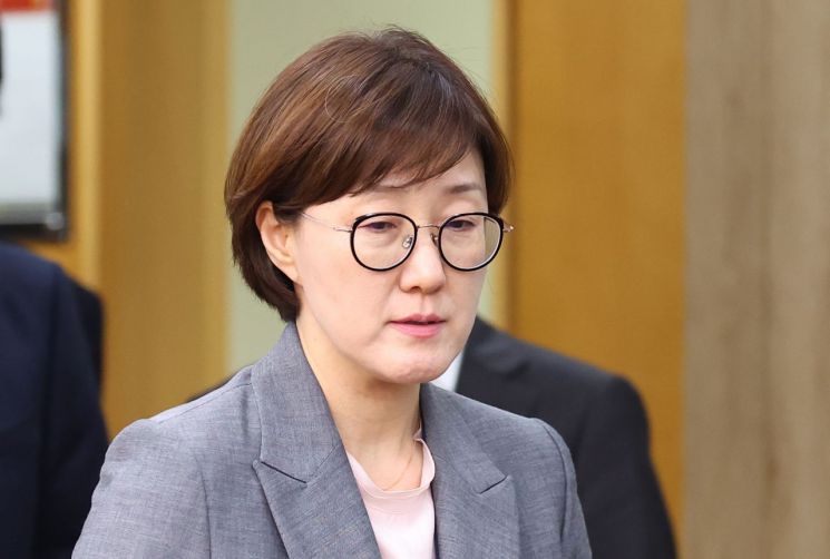 김현지 대통령실 제1부속실장이 지난 2일 용산 대통령실에서 열린 수석보좌관회의에 참석하고 있다. 연합뉴스