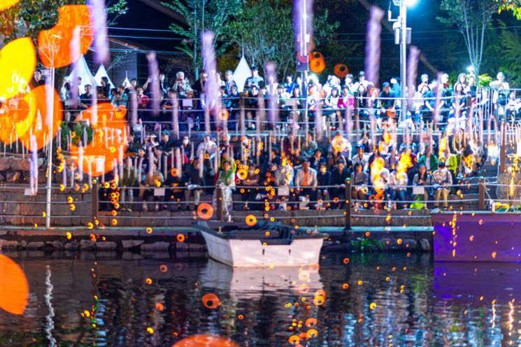 Haman Fireworks Special Day   [Photo by Korea Tourism Organization]