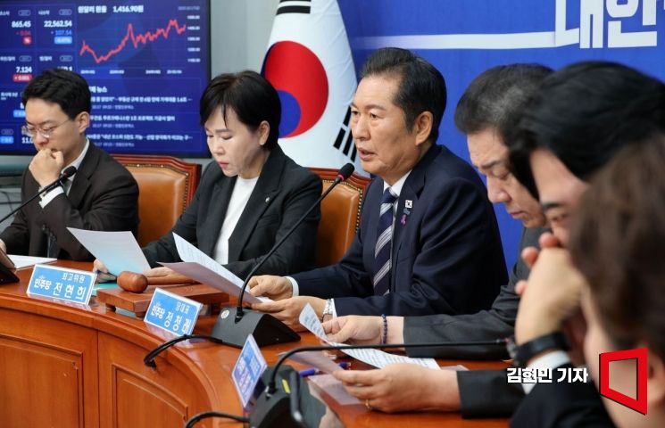 [포토] 정청래 “문지석 검사 양심고백…검찰이 가야할 길 보여줘”