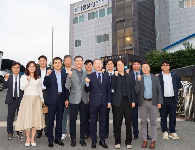 Where Did 13 Busan Leaders Gather?... Pukyong National University Hosts "Talking About Busan"