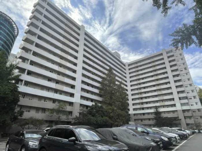 김병기 더불어민주당 원내대표가 보유 중인 서울 송파구 신천동의 장미아파트. 전세를 8억원에 주고 동작구 아파트에 거주 중인 사실이 알려지면서 '갭투자 논란'이 확산 중이다. 지지옥션.