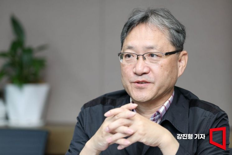 임수강 생산과포용금융연구회 부회장이 17일 서울 중구 아시아미디어타워에서 인터뷰 하고 있다. 강진형 기자