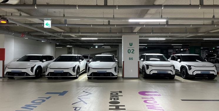 이달 말부터 광명역세권 일대에서 운영되는 '전기차 공유서비스'에 투입되는 기아의 전기차. 광명시 제공