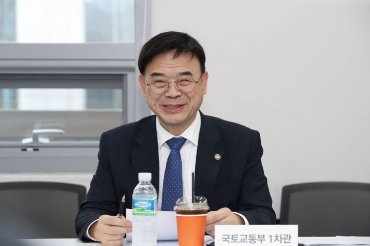 이상경 국토교통부 제1차관이 17일 지역주택조합 간담회에서 발언하고 있다. 국토교통부