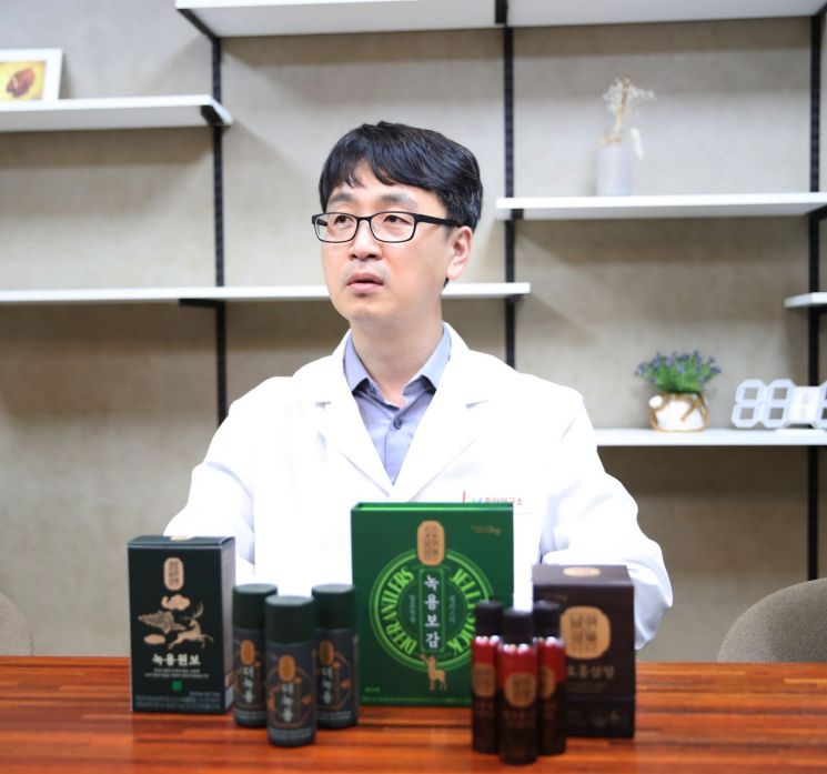 [인터뷰]"저속노화의 핵심은 근력"…'발효녹용'에  빠진 야쿠르트맨