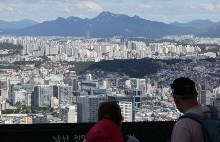 서울 남산에서 바라본 강북 집합건물(아파트·다세대·연립·오피스텔) 모습. 연합뉴스