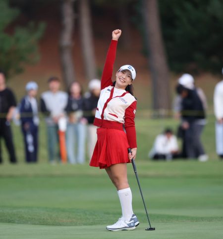 이율린, 시즌 최장 '5차 연장' 첫 우승