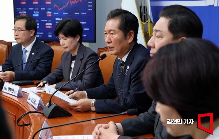 정청래 더불어민주당 대표가 20일 국회에서 사법개혁특별위원회 사법개혁안 발표에 앞서 발언하고 있다. 2025.10.20 김현민 기자