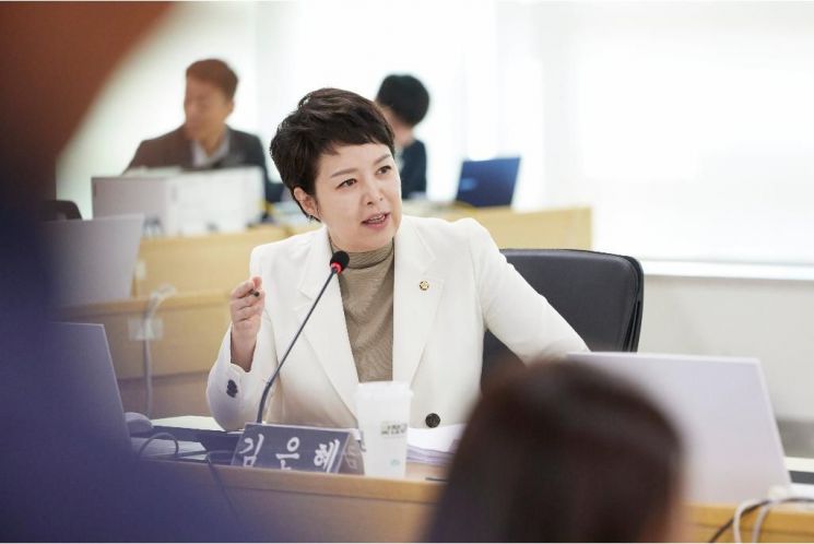 국민의힘 김은혜 의원이 20일 경기도 국감에서 질문하고 있다. 경기도 제공