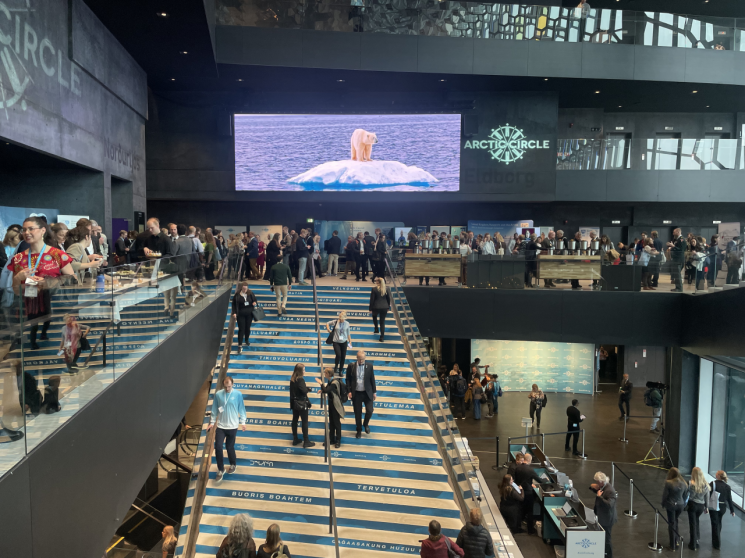 북극항로 '세 개의 길'…상용화 가능성 두고 북극서클에서 설전