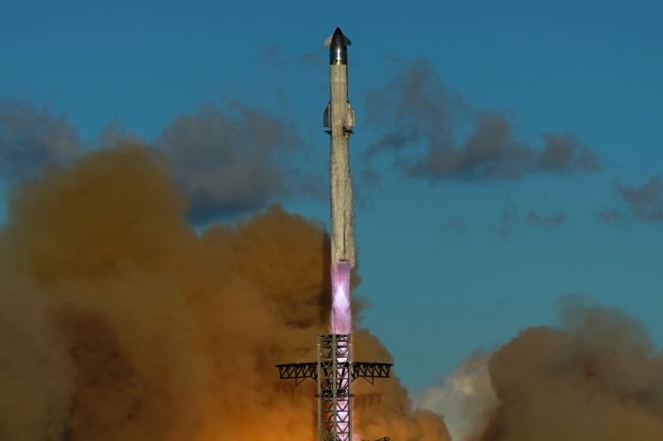 A Disaster If It Had Fallen on People... Mysterious Charred Object Plummets from the Sky in Australia