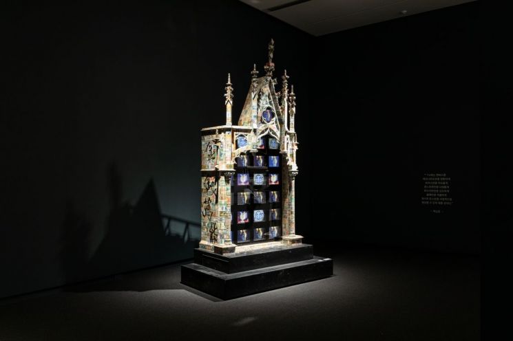 백남준 '나의 파우스트-경제학'(1992). 우양미술관