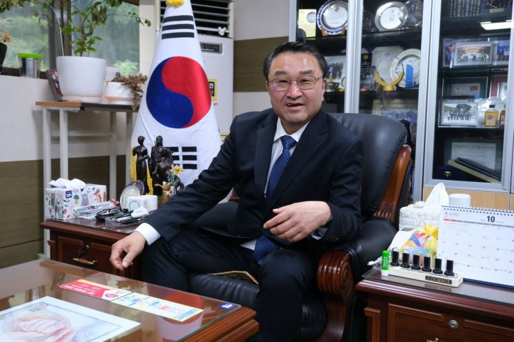 김영도 동의과학대학교 총장이 아시아경제와 인터뷰하고 있다. 동의과학대학교