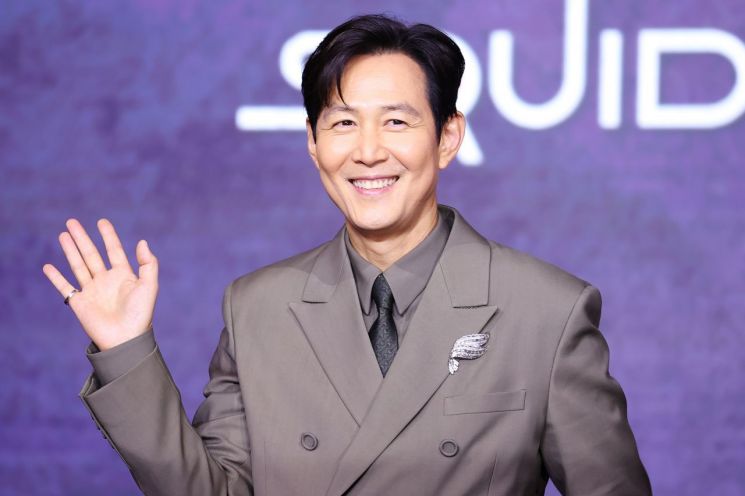 '로맨스 스캠' 5억 사기에 이정재 측 "강력 대응"