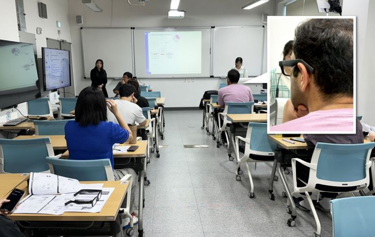 부산대, 국내 대학 최초 ‘AI 통번역 안경’ 시범 도입