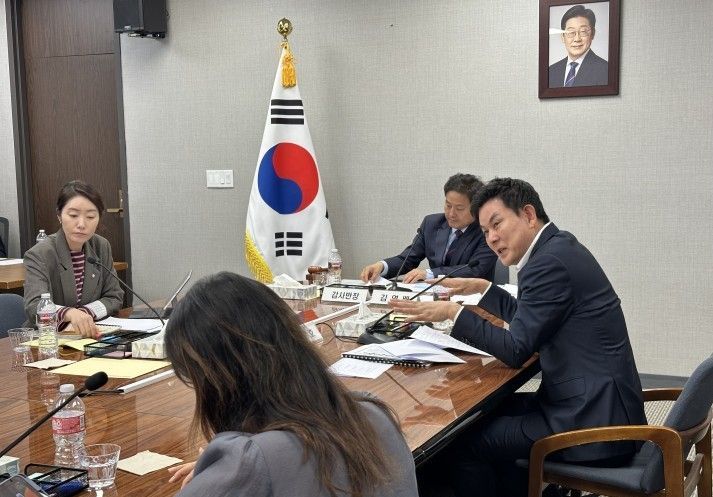 美 LA 국감서 '유승준 비자' 도마에…김태호 "공권력 지나쳐"