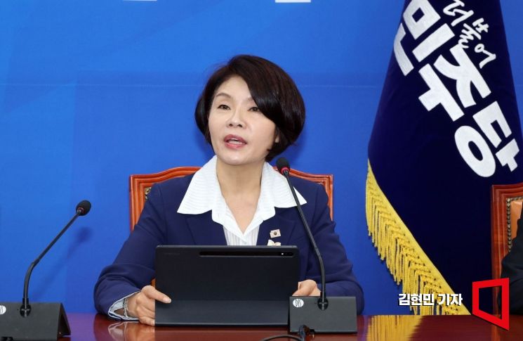 [포토] 與 "코스피 상승 배 아픈가…국힘도 ETF 투자해 과실 맛봐라"