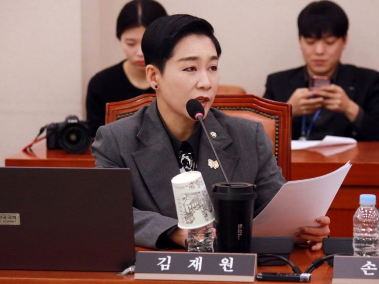 [2025국감]저작권위·음저협·보호원 '유착 카르텔'…음저협, 심의위원에 6억원 자문료
