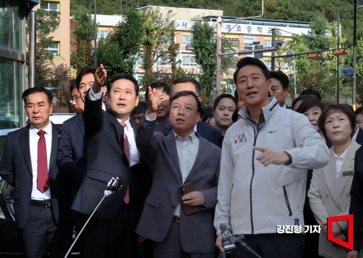 [포토] 부동산 대책 현장 회의 나선 장동혁 대표-오세훈 서울시장