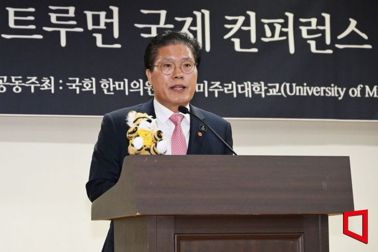 [포토] 개회사하는 송석준 한미의원연맹 이사