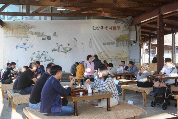 양양서 연어잡고 제주서 도새기 먹고…주말 이곳에 축제있다[전국편2]