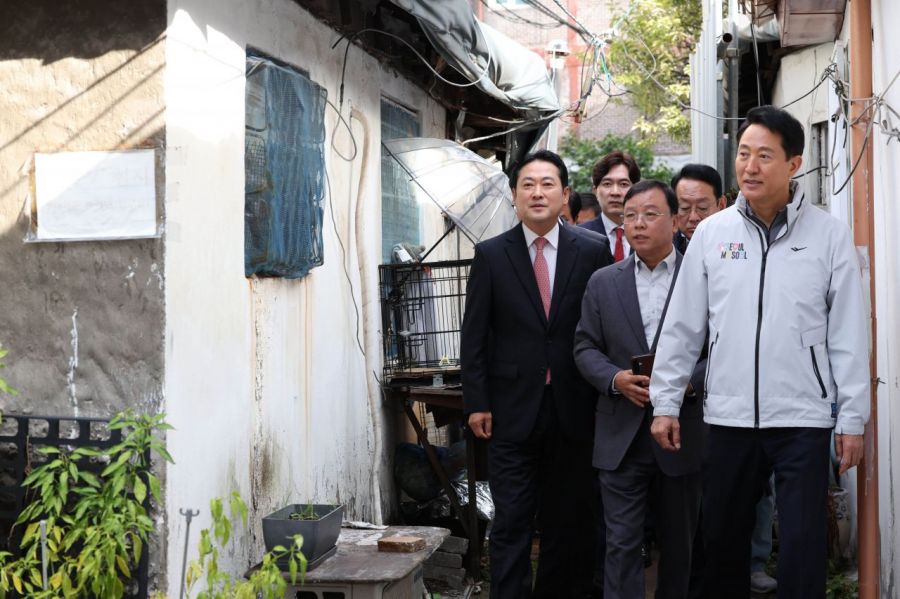 장동혁 국민의힘 대표와 오세훈 서울시장이 24일 오전 서울 노원구 상계5 재정비촉진구역 현장을 점검하고 있다. 2025.10.24 강진형 기자