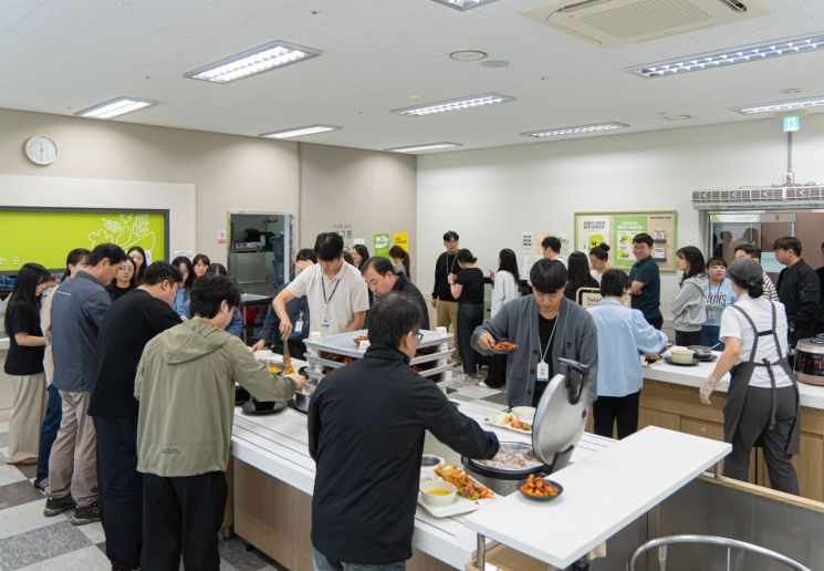한국해양수산개발원이 ‘수산물 한 끼 실천 프로젝트’를 운영하고 있다. KMI 제공