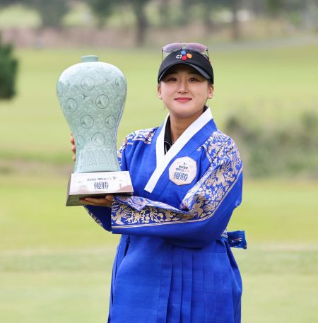 리슈잉, 중국 선수 최초 KLPGA 투어 우승