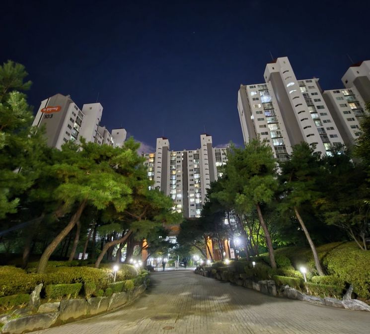 지난 25일 경기 구리시 토평마을e편한세상 아파트 단지 전경. 최서윤 기자