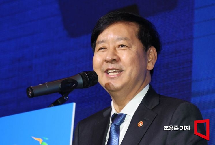 구윤철 경제부총리 겸 기획재정부 장관이 27일 서울 여의도 콘래드호텔에서 열린 한-중남미 비즈니스 서밋에 참석, 개회사를 하고 있다. 2025.10.27 조용준 기자