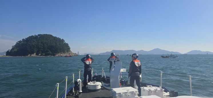 거제 망와도 바다에 조개 캐러 들어간 50대 잠수사 실종 … 해경 수색 중