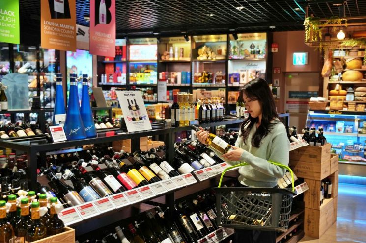 롯데마트·슈퍼, 애주가 축제 '주주총회'…와인 최대 30%↓