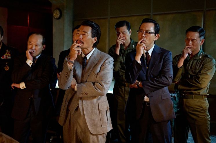 넷플릭스 영화 '굿뉴스' 스틸 컷