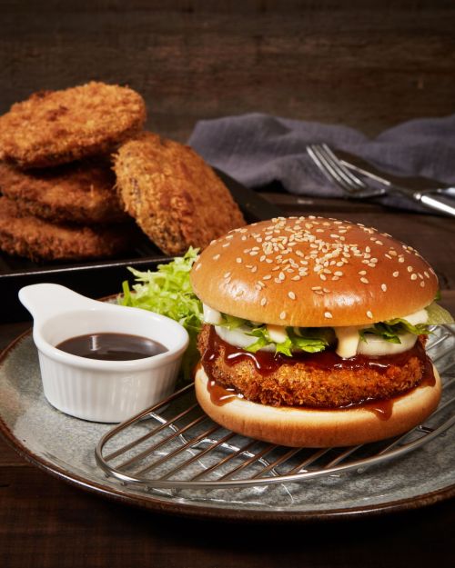 [오늘의신상]노브랜드 버거, 돈가스 활용한 '골든 카츠 버거' 2종 출시