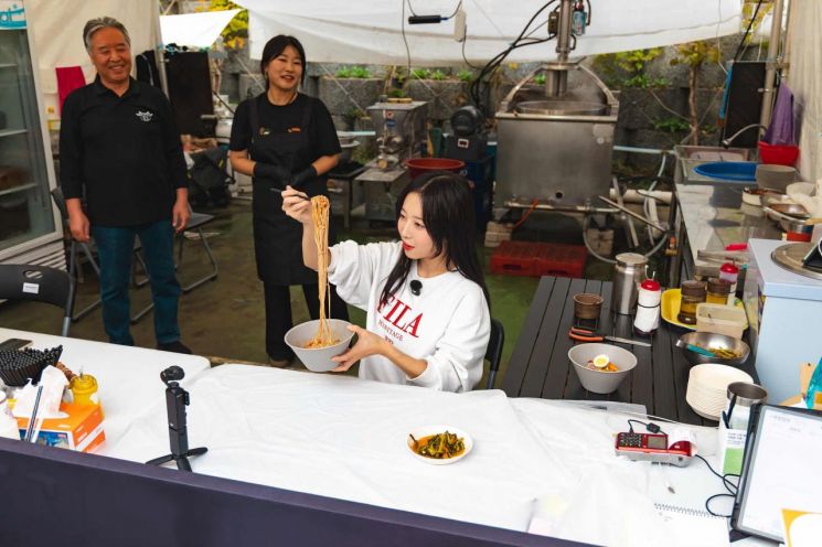 쯔양, '막닭축제' 영상 30일 공개…춘천 미식 매력 전국 확산 기대