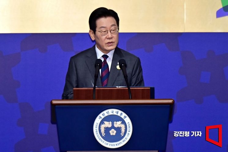 이재명 대통령이 29일 오전 경북 경주 예술의전당 화랑홀에서 열린 2025 아시아태평양경제협력체 최고경영자 서밋(APEC CEO SUMMIT)에서 기조연설을 하고 있다. 2025.10.29 강진형 기자