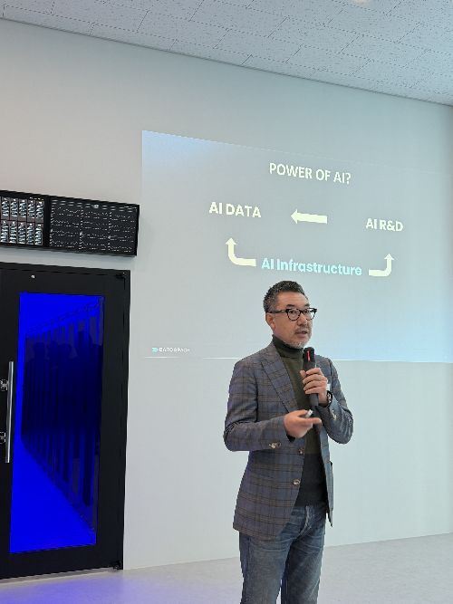 이용덕 바로AI 대표가 29일 경기 평택에서 열린 '바로 스페이스' 오픈식에서 AI 인프라의 중요성에 대해 말하고 있다. 김보경 기자