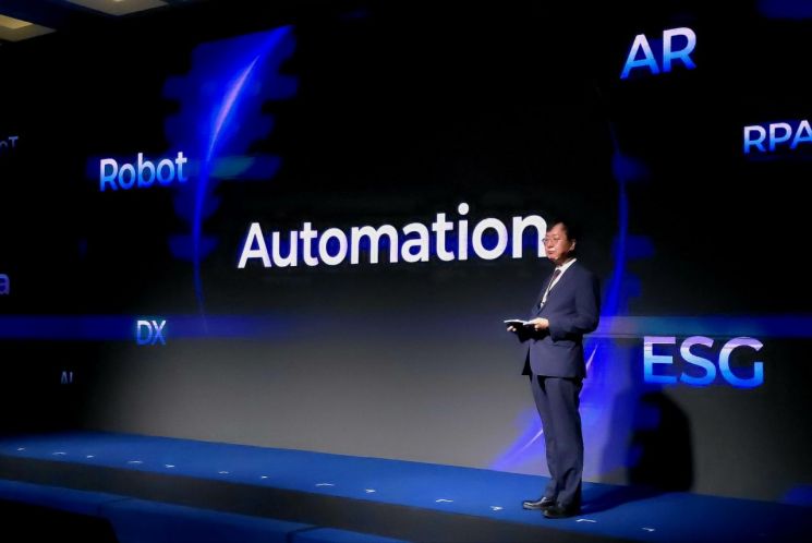 최성안 삼성중공업 대표이사(부회장)가 29일 삼성거제호텔에서 열린 'Auto2Vision' 행사에서 설계·생산자동화 비전을 설명하고 있다. 삼성중공업 제공