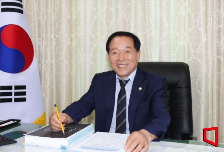 최훈식 의성군의회 의장