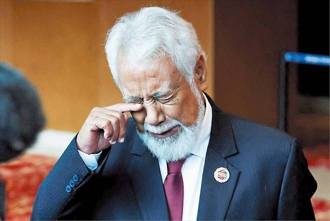 지난달 26일 열린 동남아시아국가연합(ASEAN·아세안) 정상회의에서 눈물을 흘리는 샤나나 구스망 동티모르 총리. 로이터연합뉴스