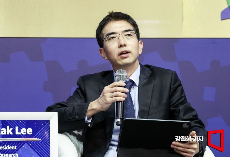 LG·구글 "AI 시대 성공, 협력에서"…LG AI연구원 '독자 파운데이션 모델' 주력[경주APEC]