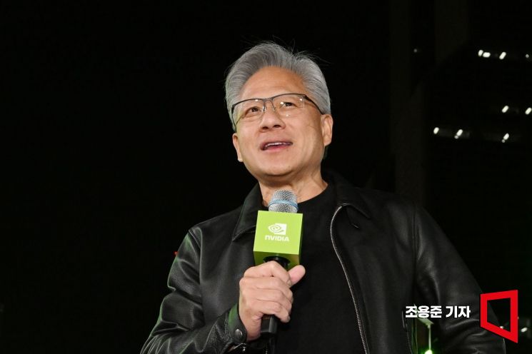 [미리보는 CES]젠슨황 또 CES를 흔들다‥혁신가들의 AI 경쟁