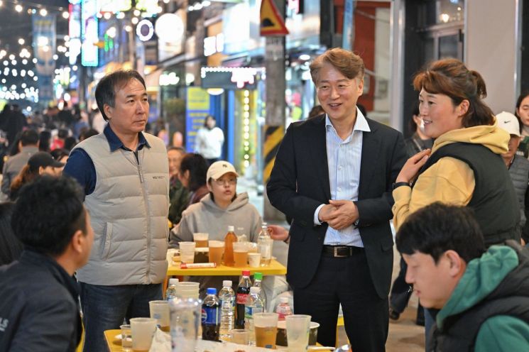 서구 운천테라스길이 가을밤 ‘야미로드’로 변신을 시도한다. 서구청 제공