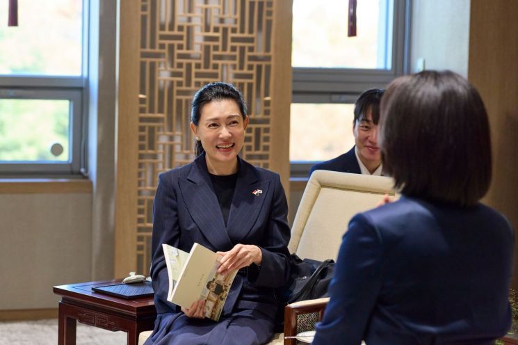 싱가포르 총리 부인 "GD 공연 관람 주변 부러움 사"…김혜경 여사와 친교