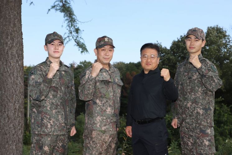 (왼쪽부터)이효욱 일병, 안선근 상사, 심원창 준위, 신현태 일병. 육군 제50사단 제공