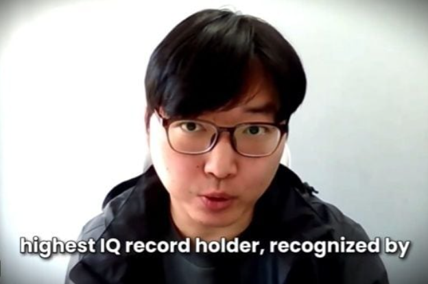 세계 최고 IQ 보유자로 알려진 한국인 김영훈 씨가 SNS에서 미국 망명을 신청한다고 밝혔다. 엑스