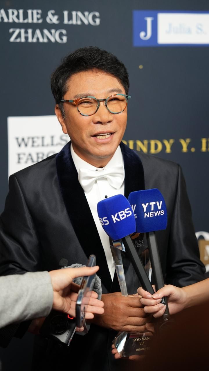 Lee Soo-man Inducted into 'Asian Hall of Fame'... "Music Is the Language of My Life"