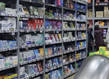 경기 성남시 '메가팩토리약국'의 내부 모습. 메가팩토리약국