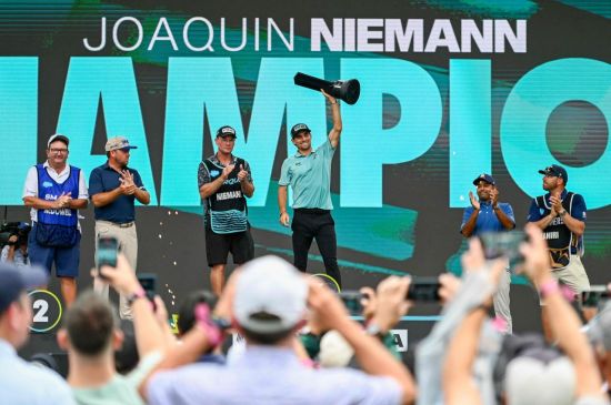 LIV 골프, 3라운드 54홀 포기했다